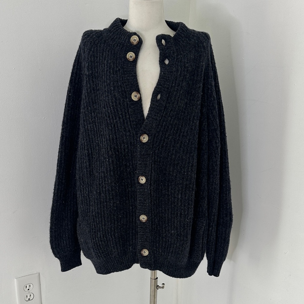 MALO Italian Cashmere Ribbed Cardigan Sweater